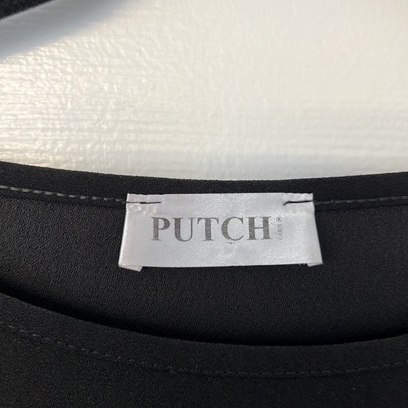 Tunic with bell sleeve and slits on arms. French satin back crepe black. L - Picture 4 of 5